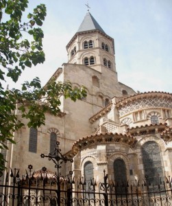 Basilique-Notre-Dame-du-Port4-640x764